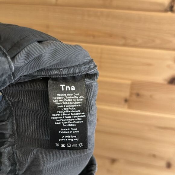 Tna Aritzia Size XSmall Dark Camo Camouflage Print Jogger Pants - Picture 11 of 12